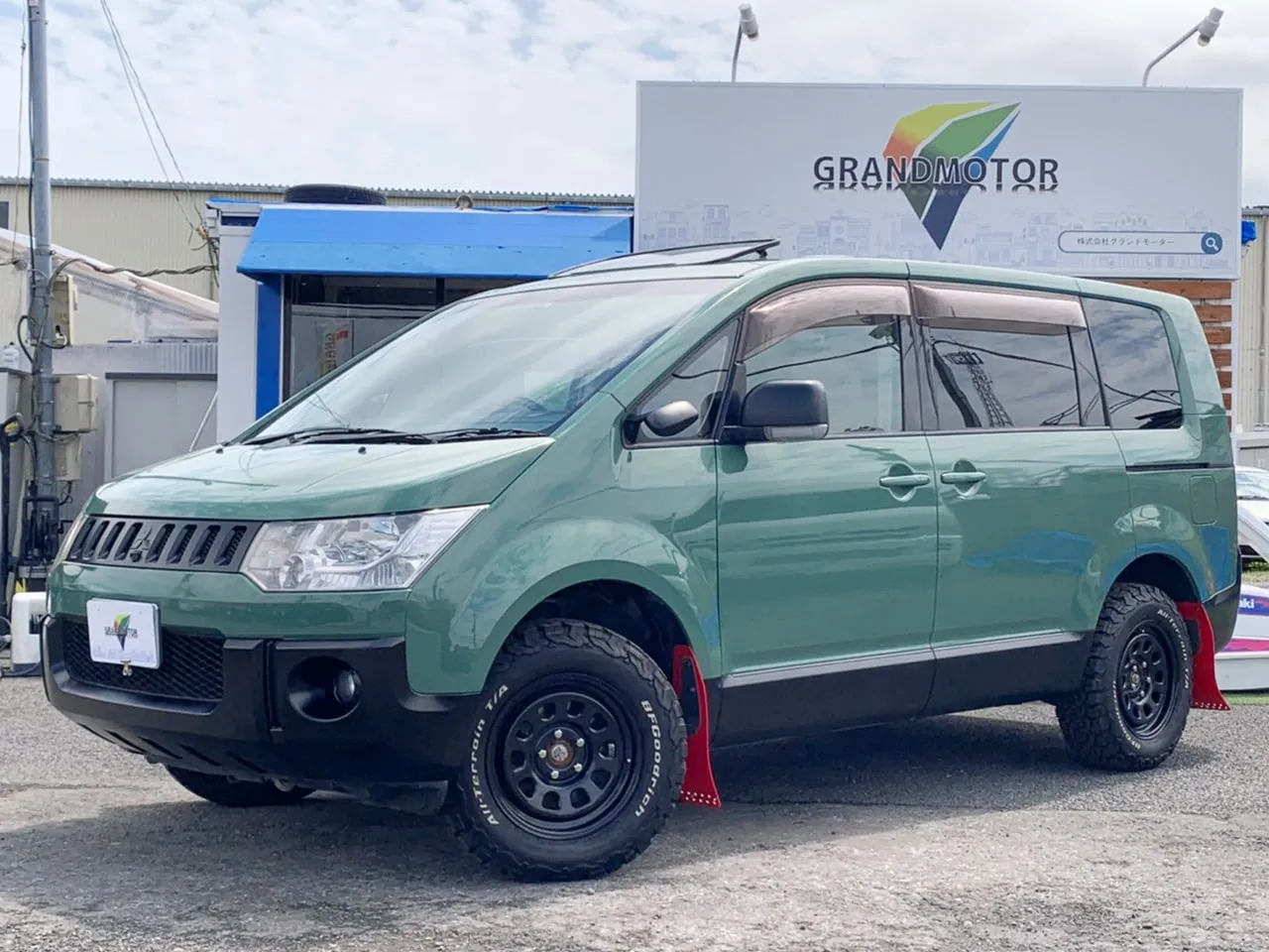 デリカD:5「Dキャンパー」オールペイント：グリーン