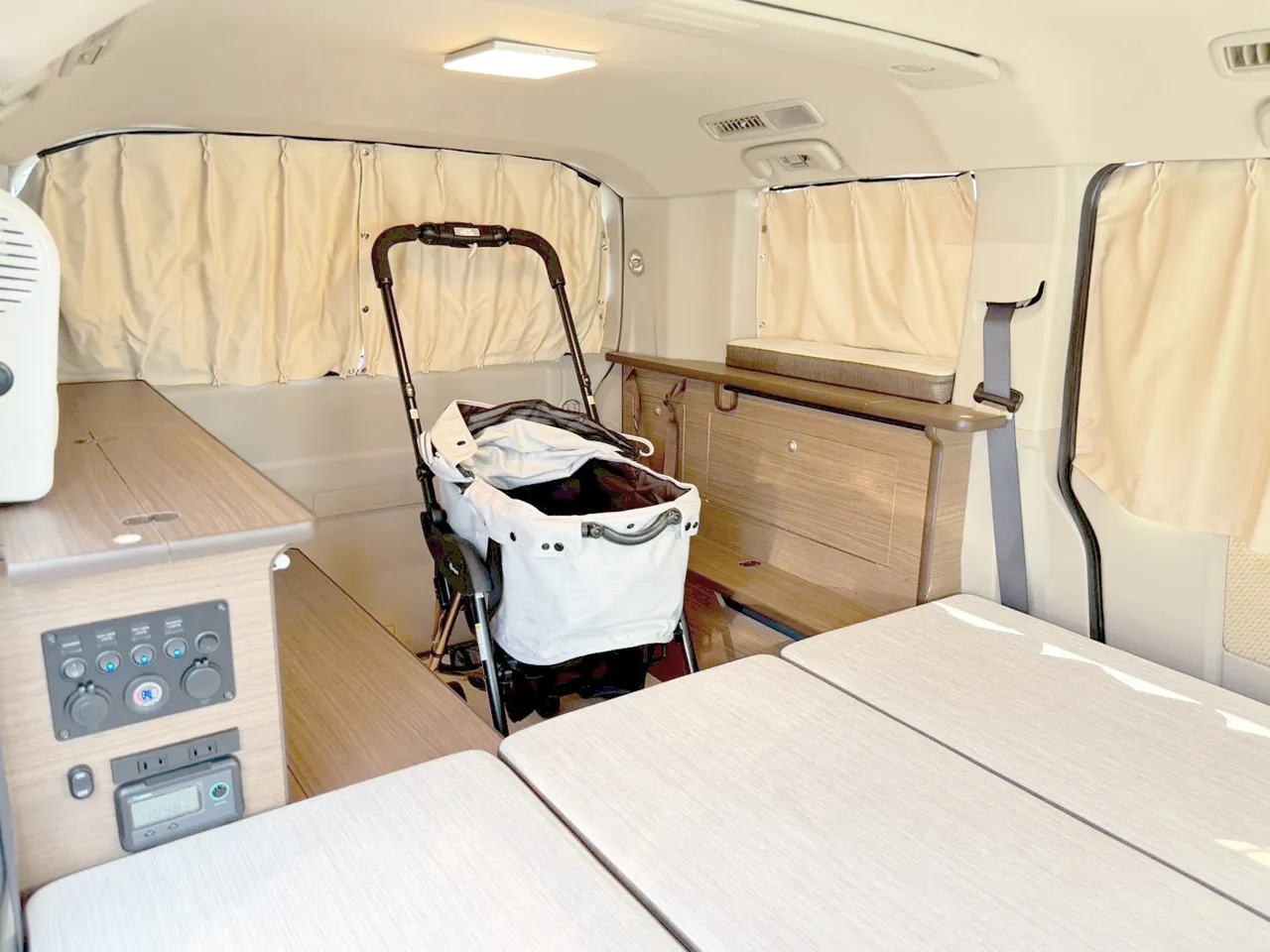 デリカD:5「Dキャンパー ゼロ」写真:固定用ベルトも付いておるので安心です。